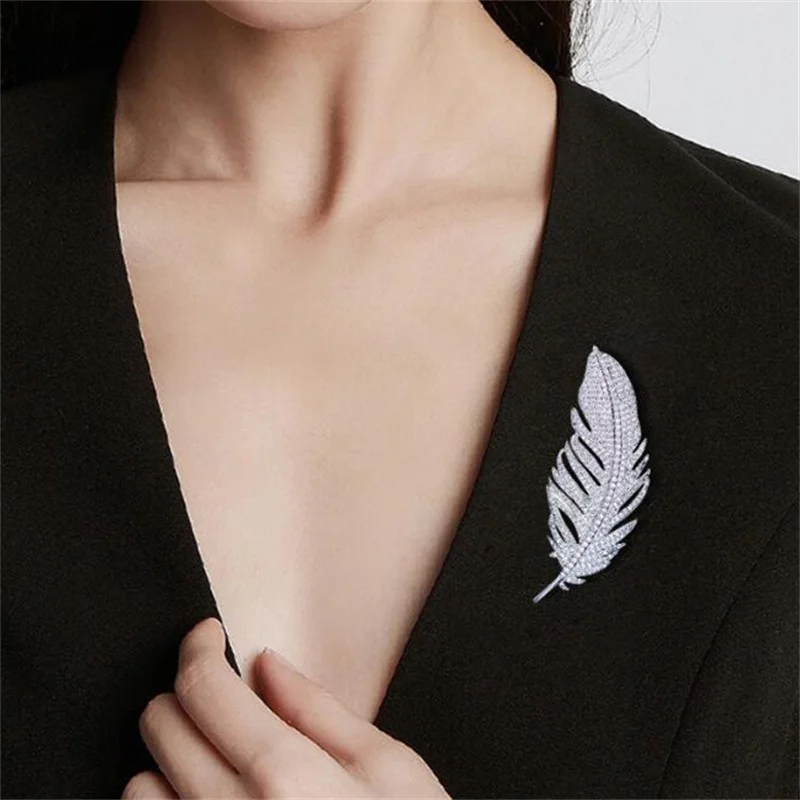 1pc Elegant Lapel Pins Full of Rhinestone Feather Brooches for Women Men Unisex Luxury Crystal Lapel Safety Pins Party Jewelry - Detail 1