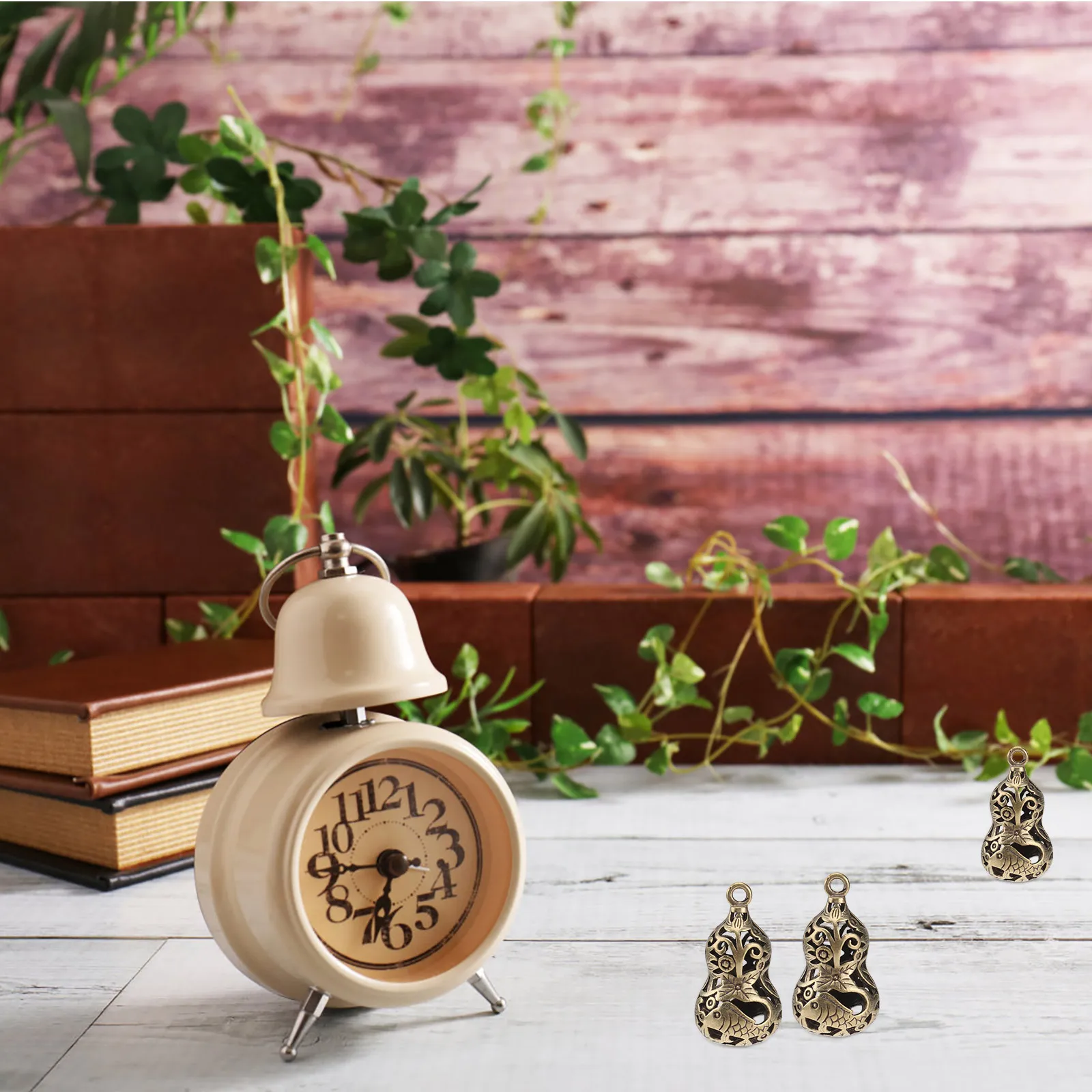 

5pcs Vintage Key Rings Pendants Brass Keychain Pendants Hollow Gourd Retro Rings DIY Accessories Jewelry Making Materials