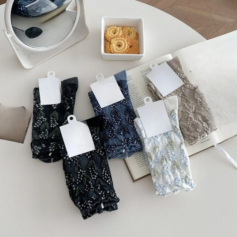 1/5 أزواج الخريف الشتاء الرجعية الإغاثة نمط المرأة الجوارب موضة تنوعا عادية التراص الجوارب أنيقة بسيطة منتصف جوارب أنبوبية #2