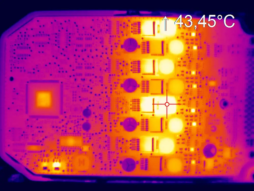 كاميرا التصوير الحراري بالأشعة تحت الحمراء المدمجة والخفيفة ، Pi 640i