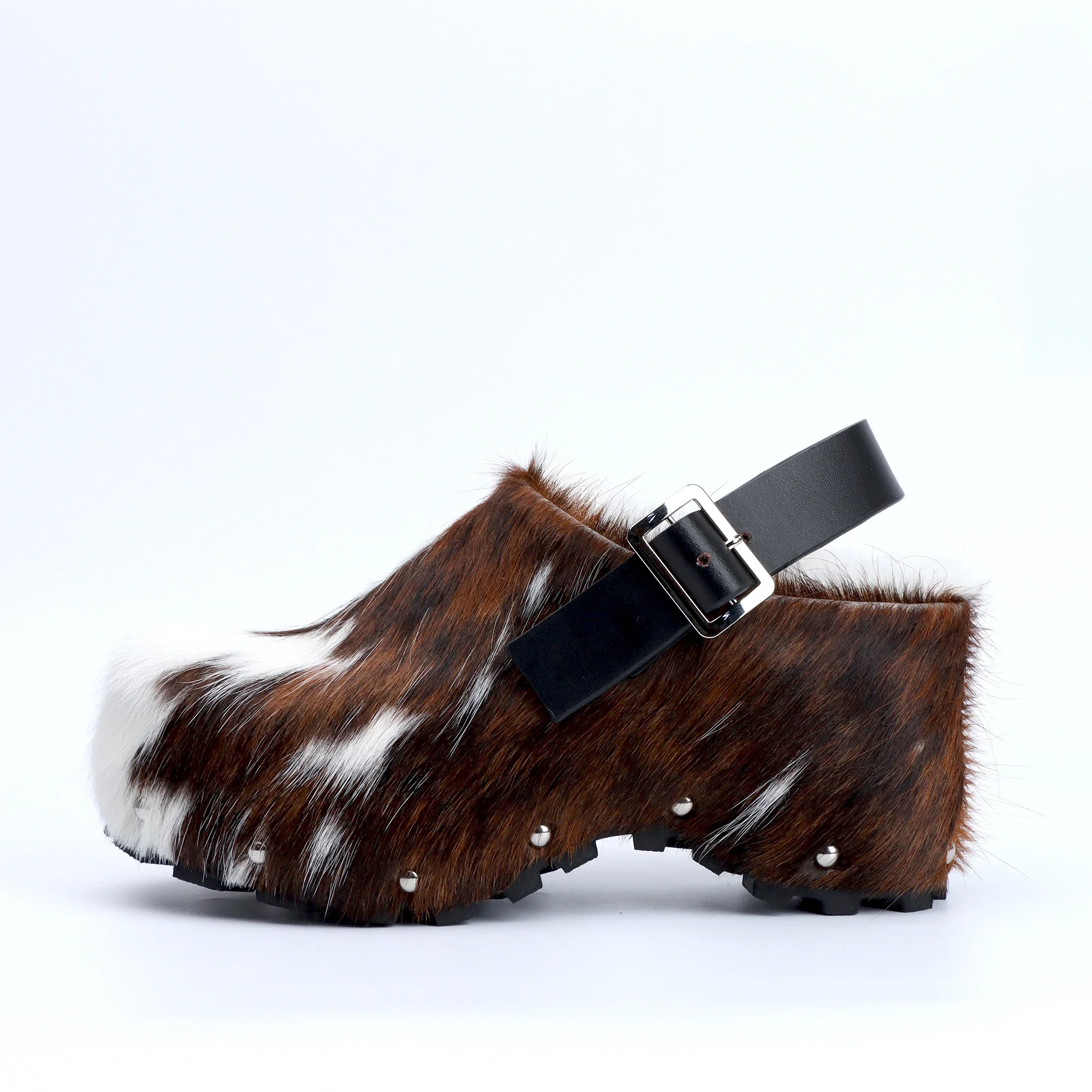 Zapatos de invierno de diseñador italiano para mujer, sandalias de piel de becerro, zuecos de plataforma de lujo con forro de lana, Mules sin cordones con correa de cuero