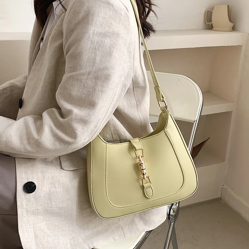 ​ Torba na ramię damska z kwiatowym wzorem na lato 2025, regulowany pasek na ramię, minimalistyczna, wodoodporna, niezbędna na miejskiej dojazdowości. ​