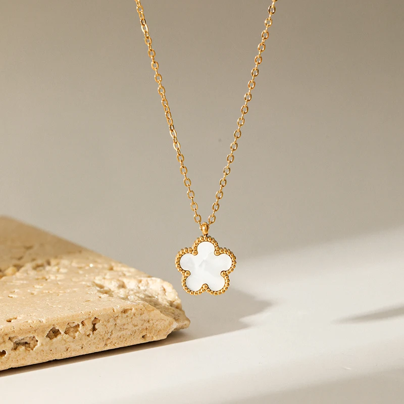 GANEMLY 316L Stainless Steel Five-Leaf Clover Pendant Necklace For Women Fashion Flower Dangle Neck Chain Waterproof Jewelry