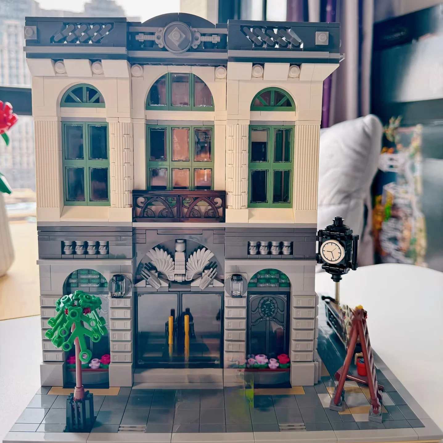 Auf Lager Straßenansicht Architektur Ziegel Bank Modell Bausteine Moc Spielzeug Kompatibel 10251 Erwachsene Kind Geburtstag Spielzeug Geschenke