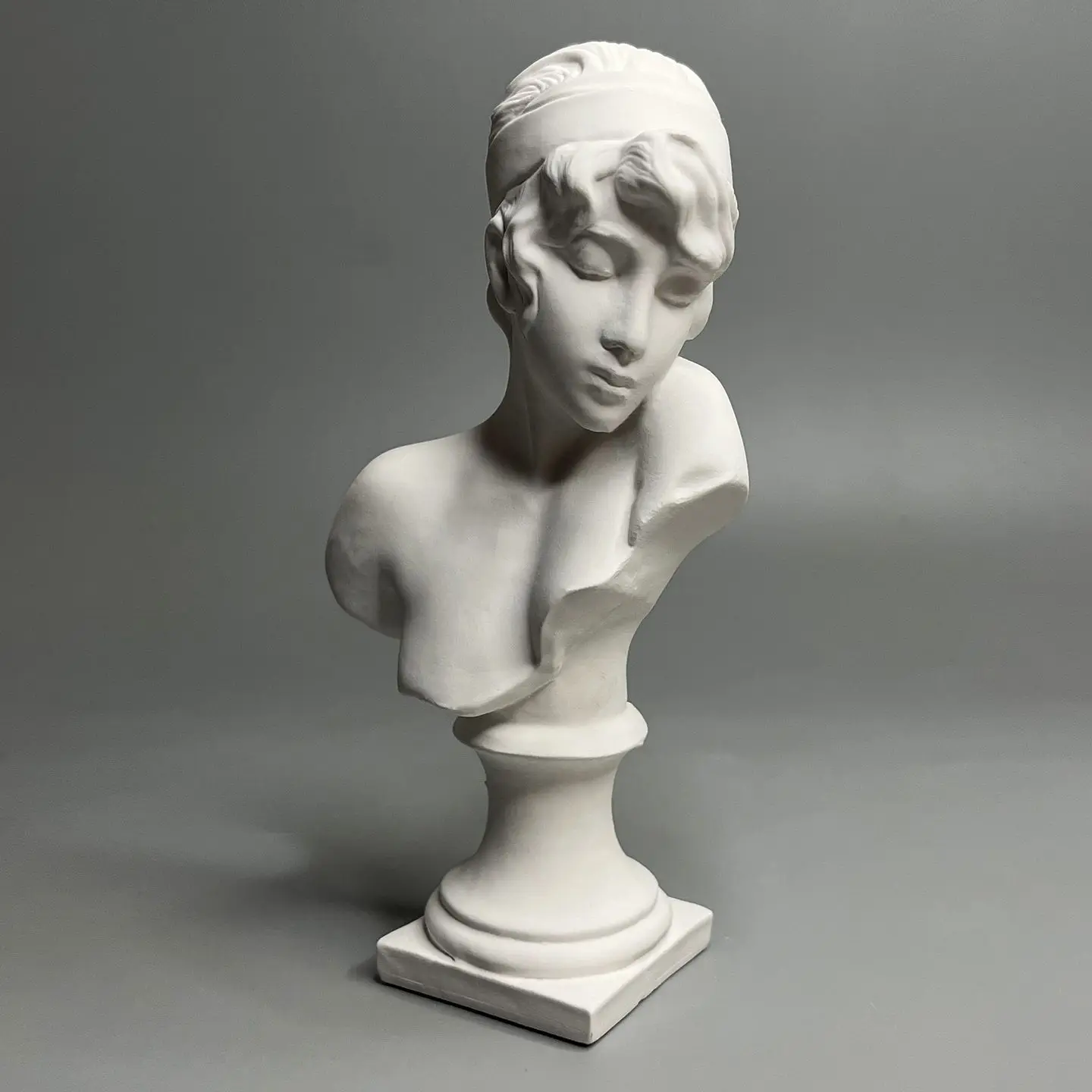 Buste blanc de Sappho vu de face