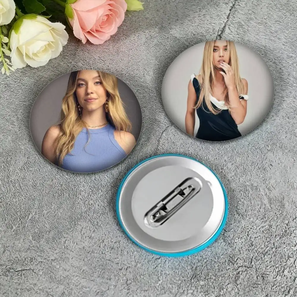 S-Sydney S-Sweeney 25mm 32mm 44mm 58mm 75mm Brooches Badges Pins for Accessories Gift
