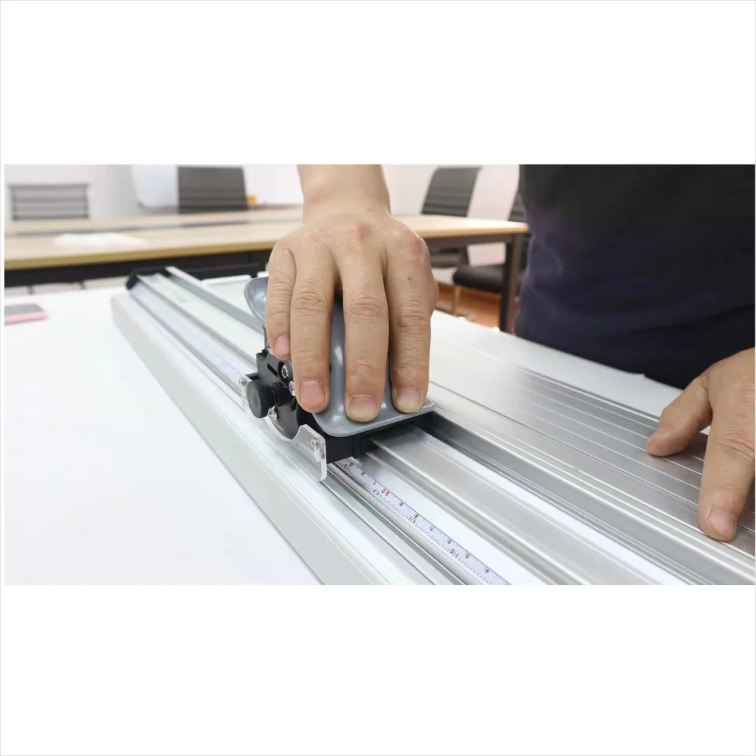 700mm Width By Hand Easy To Operate Paper Trimmer with Paper Feeder Made in China