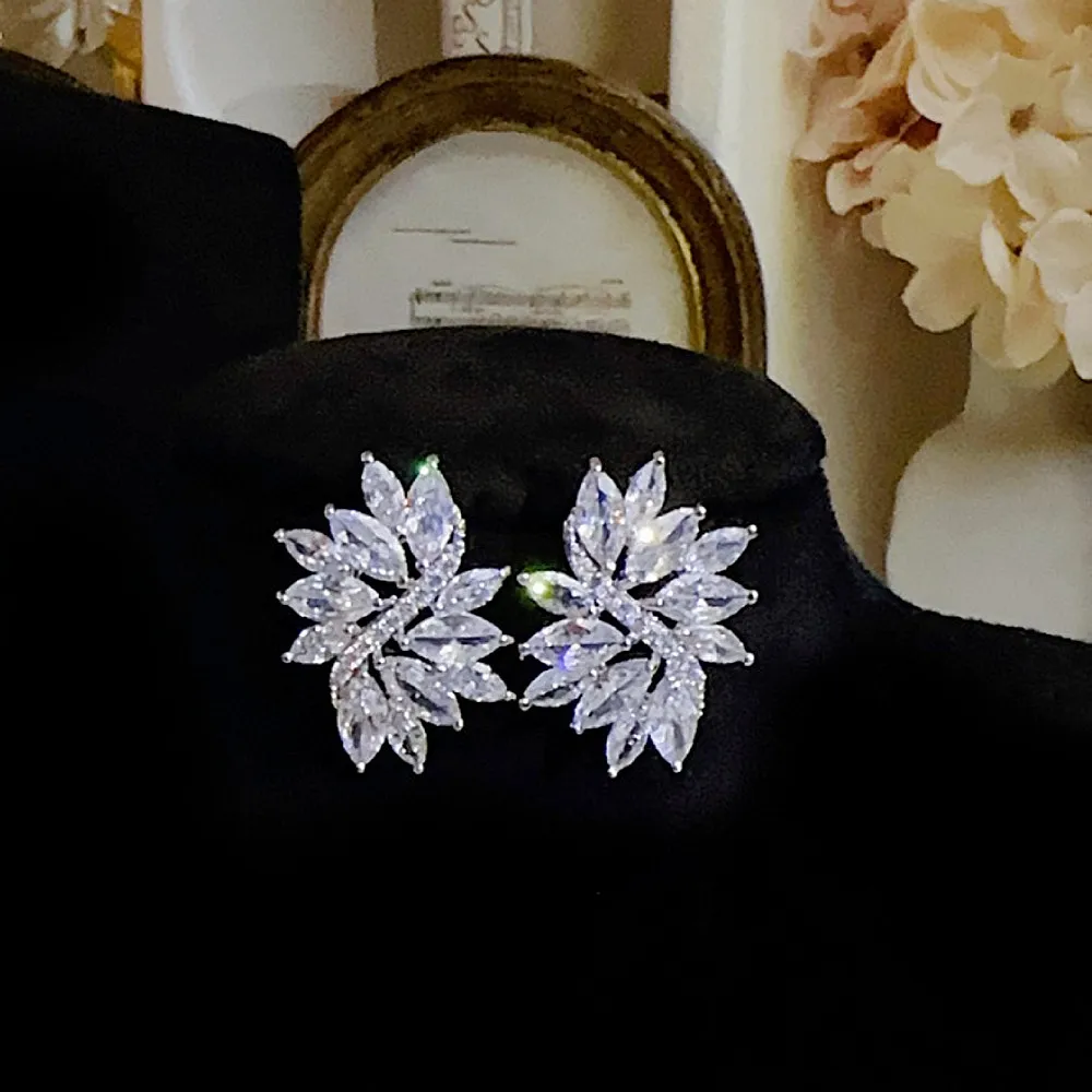 Korean 2024 New Elegant Jewelry Luxury Cubic Zirconia Flower Earrings for Women Silver Color Wedding Party Earrings Jewelry