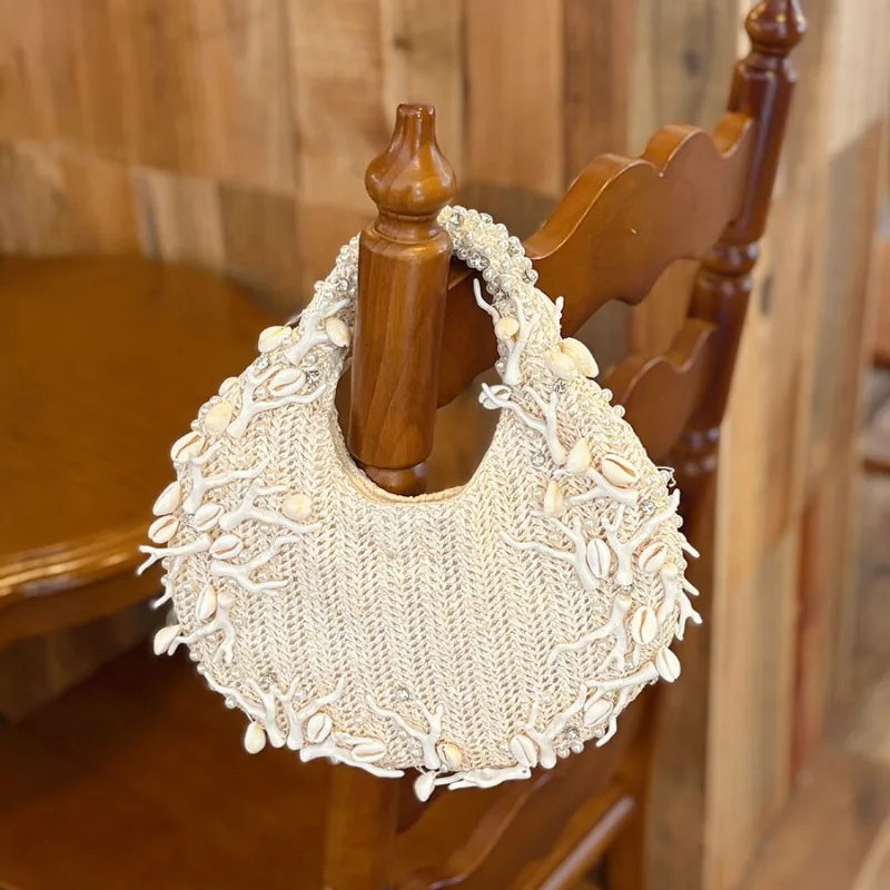 

Плетеная сумка-полумесяц ручной работы с декором из кораллов, летняя женская повседневная пляжная сумка через плечо для отпуска