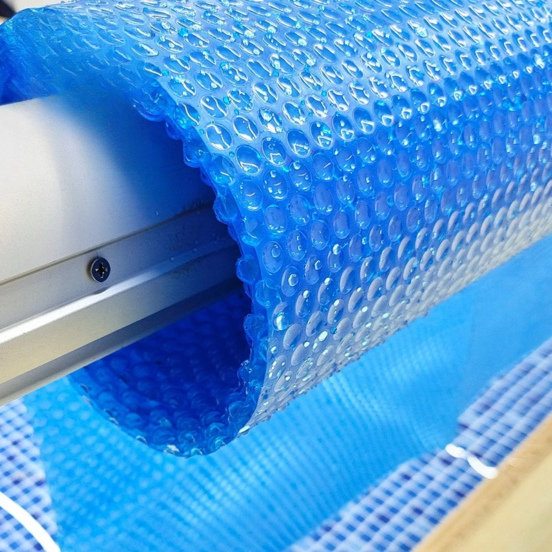 

Swimming Pool Insulation Cover 9mm Bubble Diameter Foldable for Easy Storage Supplied by Villa Pool Cover Manufacturer