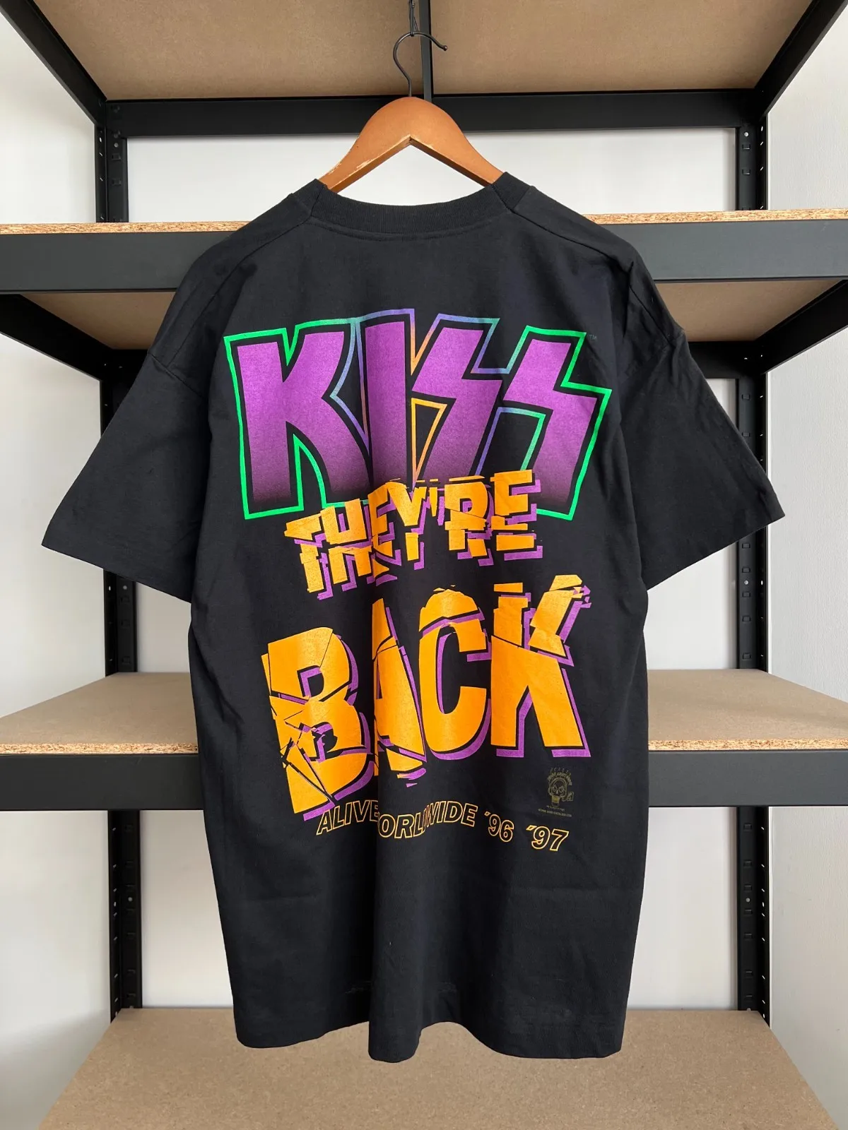 خمر 1996 قبلة هم العودة على قيد الحياة في جميع أنحاء العالم 96 97 تي شيرت أسود Sz XL