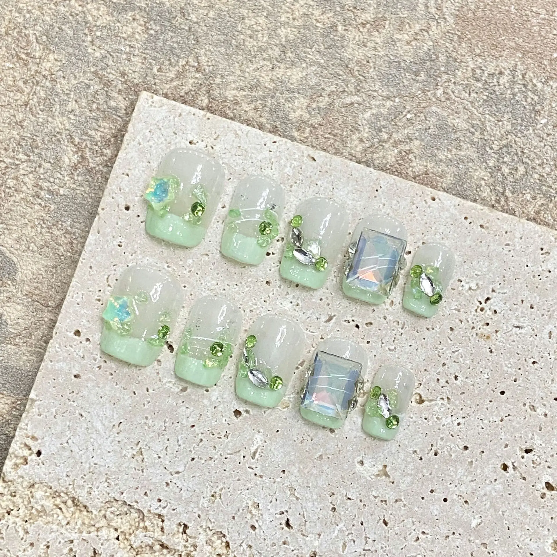 10pcs Green Handmade Nail Art Summer Reusable Vacation Nails Almond French Tip With Rhinestone Glitter Press on Nails