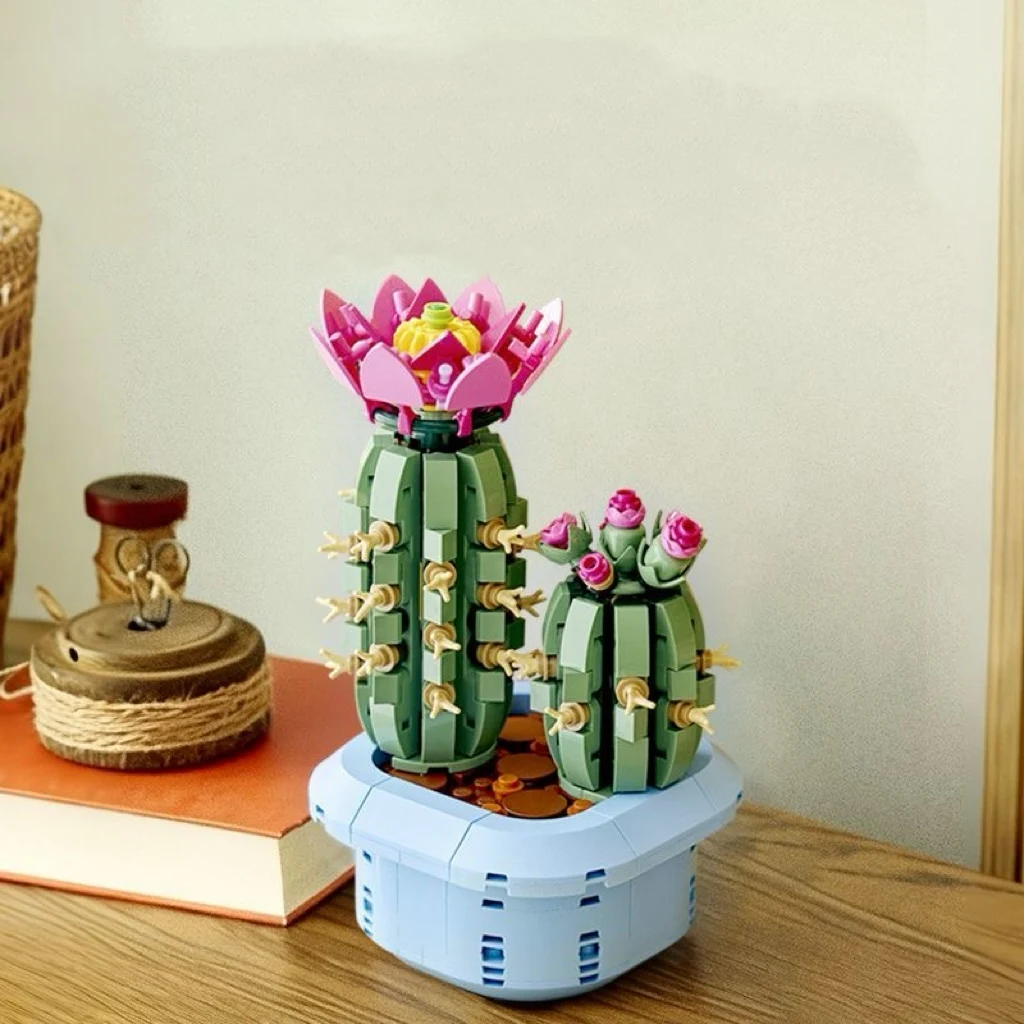 

MOC482 granular building Blocks Flower series flowering cactus men and women puzzle building blocks Christmas birthday toy gif