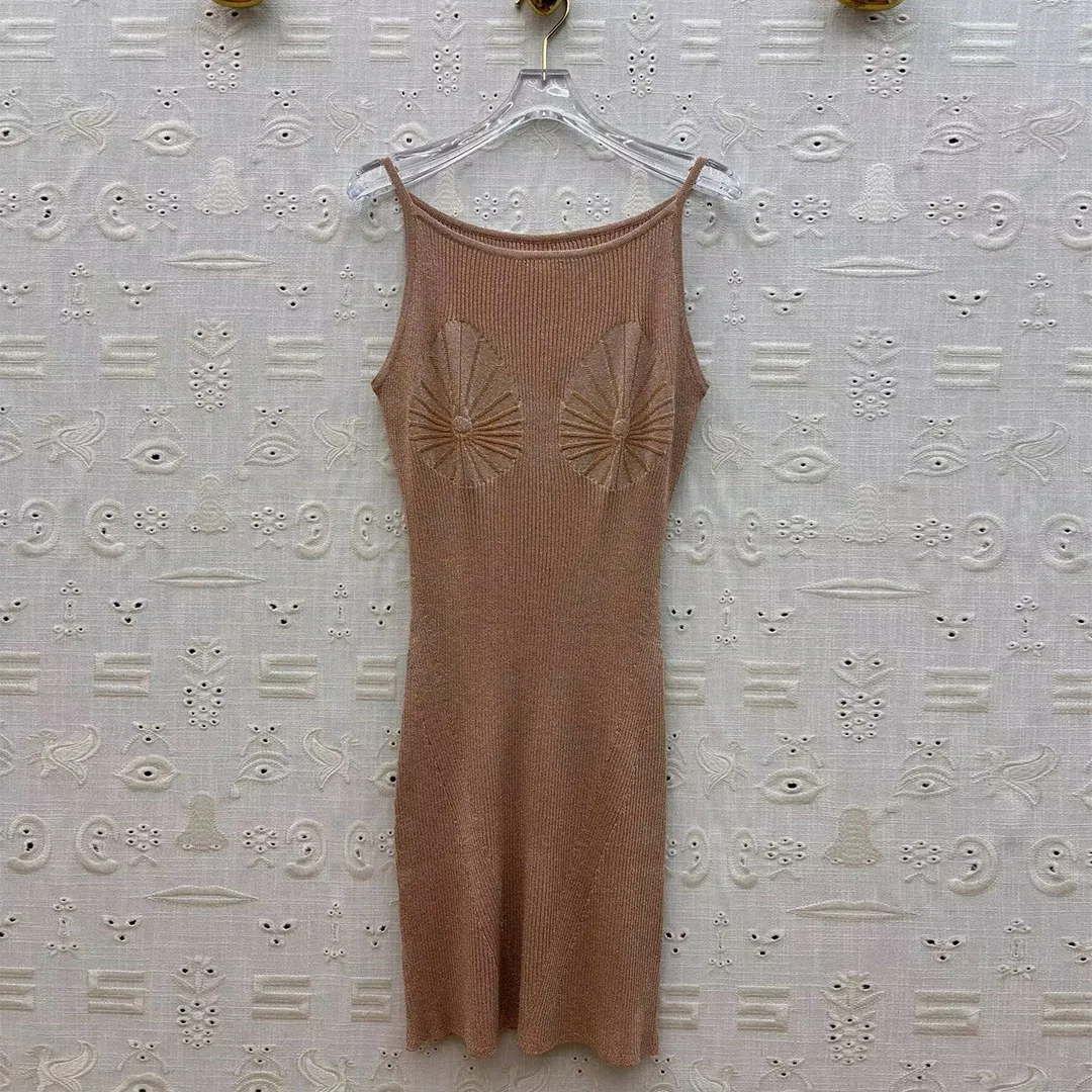 

Новая мода вязаное бандажное платье с вышивкой на бретелях женское платье с разрезом на шее без рукавов с золотыми пуговицами тонкие однотонные повседневные платья