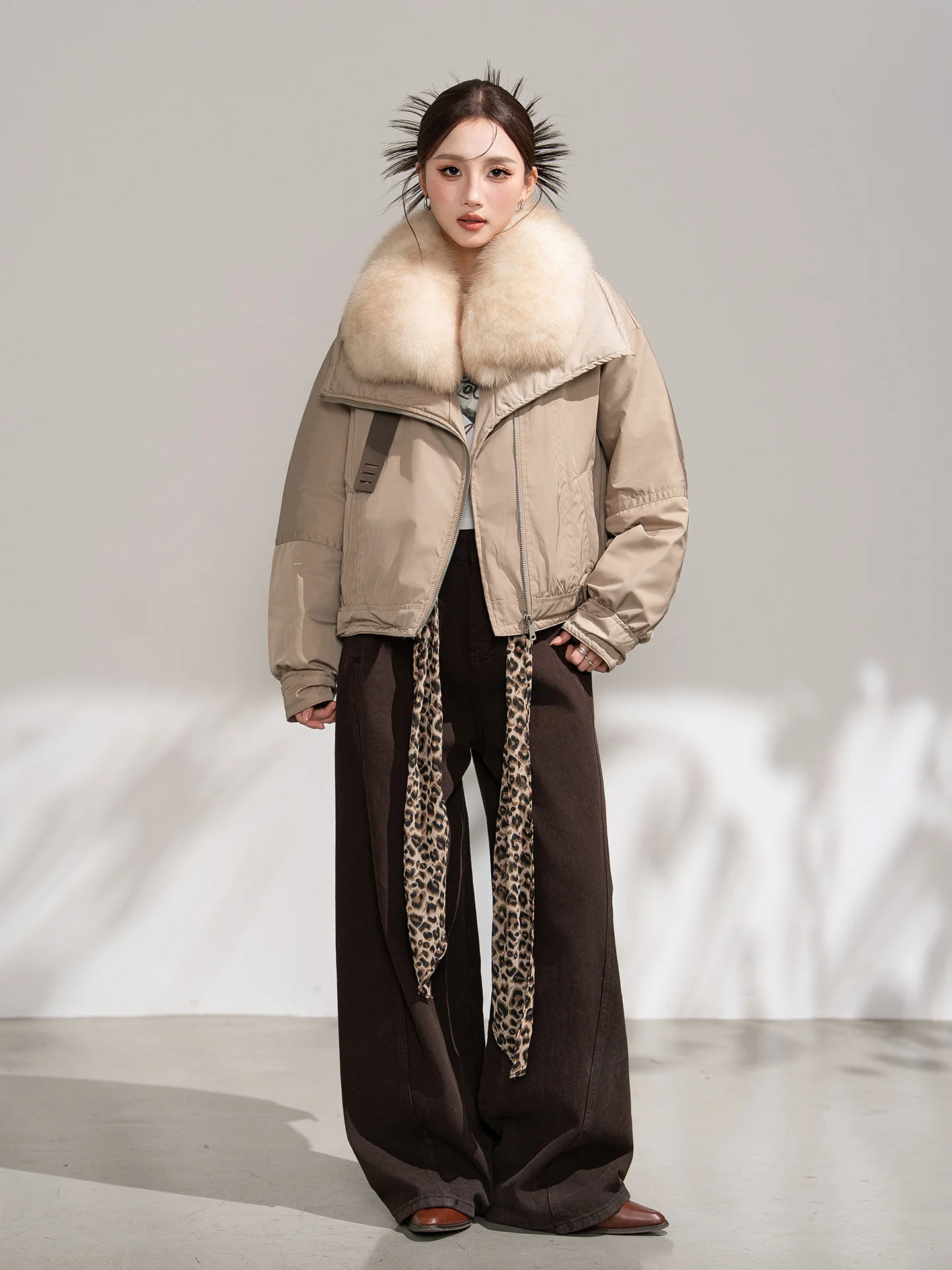 سترة شتوية نسائية جديدة لعام 2025 سترة سترة باركا معاطف بياقة من فرو الثعلب الطبيعي الحقيقي ملابس خارجية نسائية فاخرة