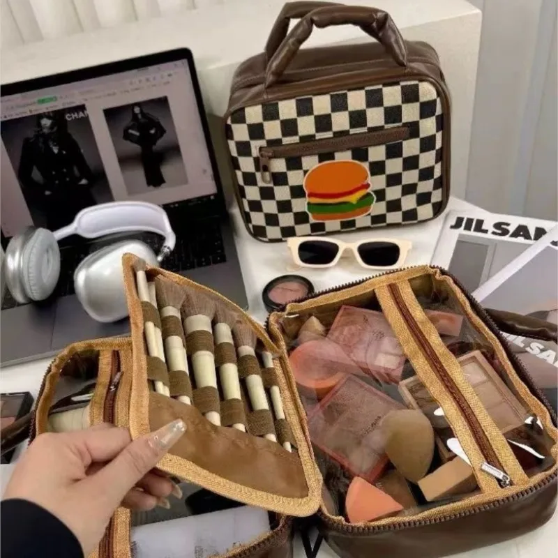 ΠΠ΅Π½ΡΠΊΠ°Ρ ΠΊΠΎΡΠΌΠ΅ΡΠΈΡΠΊΠ° Maillard Ρ ΠΌΠΈΠ»ΡΠΌ ΠΏΡΠΈΠ½ΡΠΎΠΌ Π³Π°ΠΌΠ±ΡΡΠ³Π΅ΡΠ°, Π±ΠΎΠ»ΡΡΠ°Ρ Π²ΠΌΠ΅ΡΡΠΈΡΠ΅Π»ΡΠ½Π°Ρ ΠΊΠΎΡΠΌΠ΅ΡΠΈΡΠΊΠ°, ΠΆΠ΅Π½ΡΠΊΠ°Ρ ΠΌΠ½ΠΎΠ³ΠΎΡΠ»ΠΎΠΉΠ½Π°Ρ Π»Π΅Π³ΠΊΠ°Ρ ΠΊΠΎΡΠΌΠ΅ΡΠΈΡΠΊΠ° Π½Π° ΠΌΠΎΠ»Π½ΠΈΠΈ ΠΠ΅Π½ΡΠΊΠ°Ρ ΠΊΠΎΡΠΌΠ΅ΡΠΈΡΠΊΠ° Maillard Ρ ΠΌΠΈΠ»ΡΠΌ ΠΏΡΠΈΠ½ΡΠΎΠΌ Π³Π°ΠΌΠ±ΡΡΠ³Π΅ΡΠ°, Π±ΠΎΠ»ΡΡΠ°Ρ Π²ΠΌΠ΅ΡΡΠΈΡΠ΅Π»ΡΠ½Π°Ρ ΠΊΠΎΡΠΌΠ΅ΡΠΈΡΠΊΠ°, ΠΆΠ΅Π½ΡΠΊΠ°Ρ ΠΌΠ½ΠΎΠ³ΠΎΡΠ»ΠΎΠΉΠ½Π°Ρ Π»Π΅Π³ΠΊΠ°Ρ ΠΊΠΎΡΠΌΠ΅ΡΠΈΡΠΊΠ° Π½Π° ΠΌΠΎΠ»Π½ΠΈΠΈ