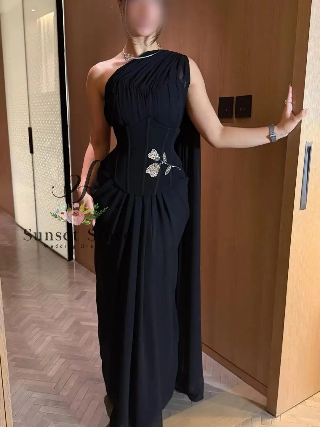 Customized One Shoulder Corset Evening Gown 2026 Chiffon Draped Wedding Guest Formal Dress with Cape Robe de soirée noire