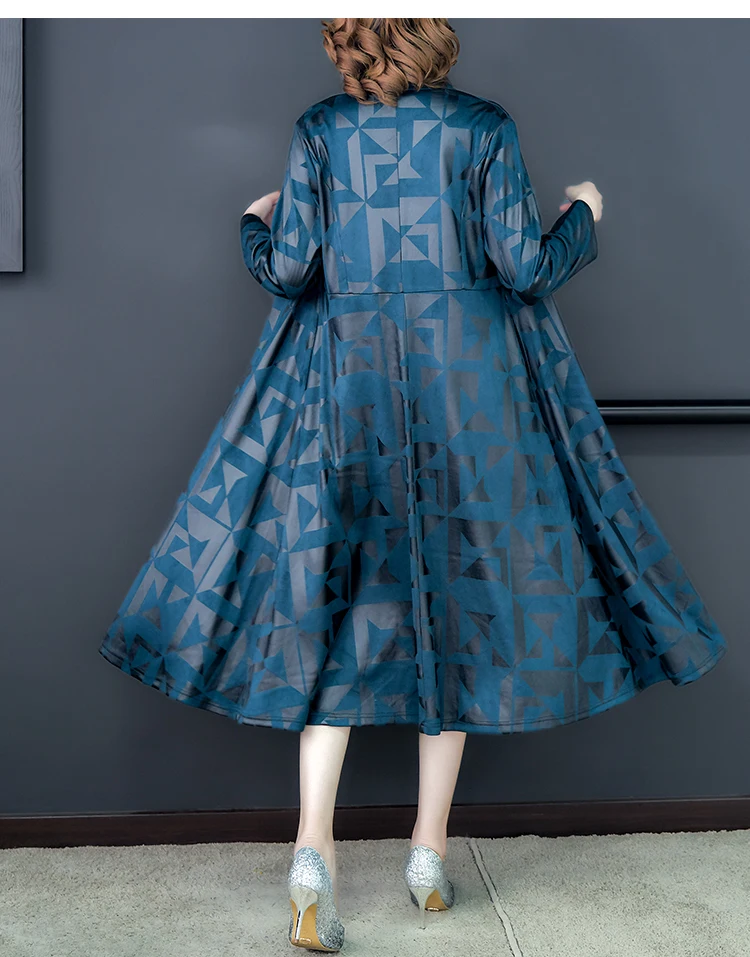 2023 Autumn/Winter New Blue Silk Printed Long sleeved Coat Coat for Women's Loose Large Knee Long Dress Windbreaker Robe