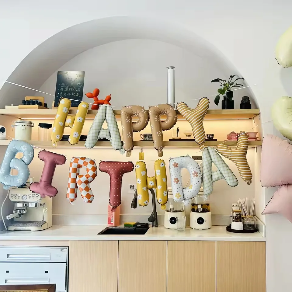 Das Neue 16-Zoll-Englische Geburtstags-Buchstaben-Aluminiumfolien-Ballon-Set Eignet Sich für Geburtstagsfeier-Szenen-Layout