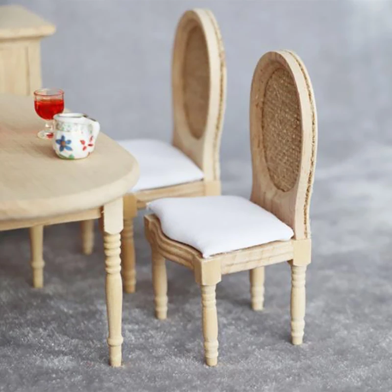 Sedia da pranzo in legno non verniciato 1:12: mobili per case delle bambole in miniatura, sedia pronta con sabbia per colorazione personalizzata e finitura decorativa
