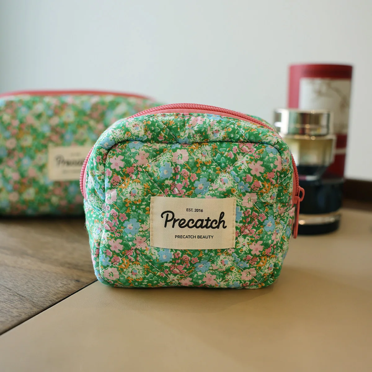 Saco de maquiagem floral pequeno estilo fresco, Saco de armazenamento portátil, Plants Flowers Dty Bag, Estojo de guardanapo sanitário para aluna