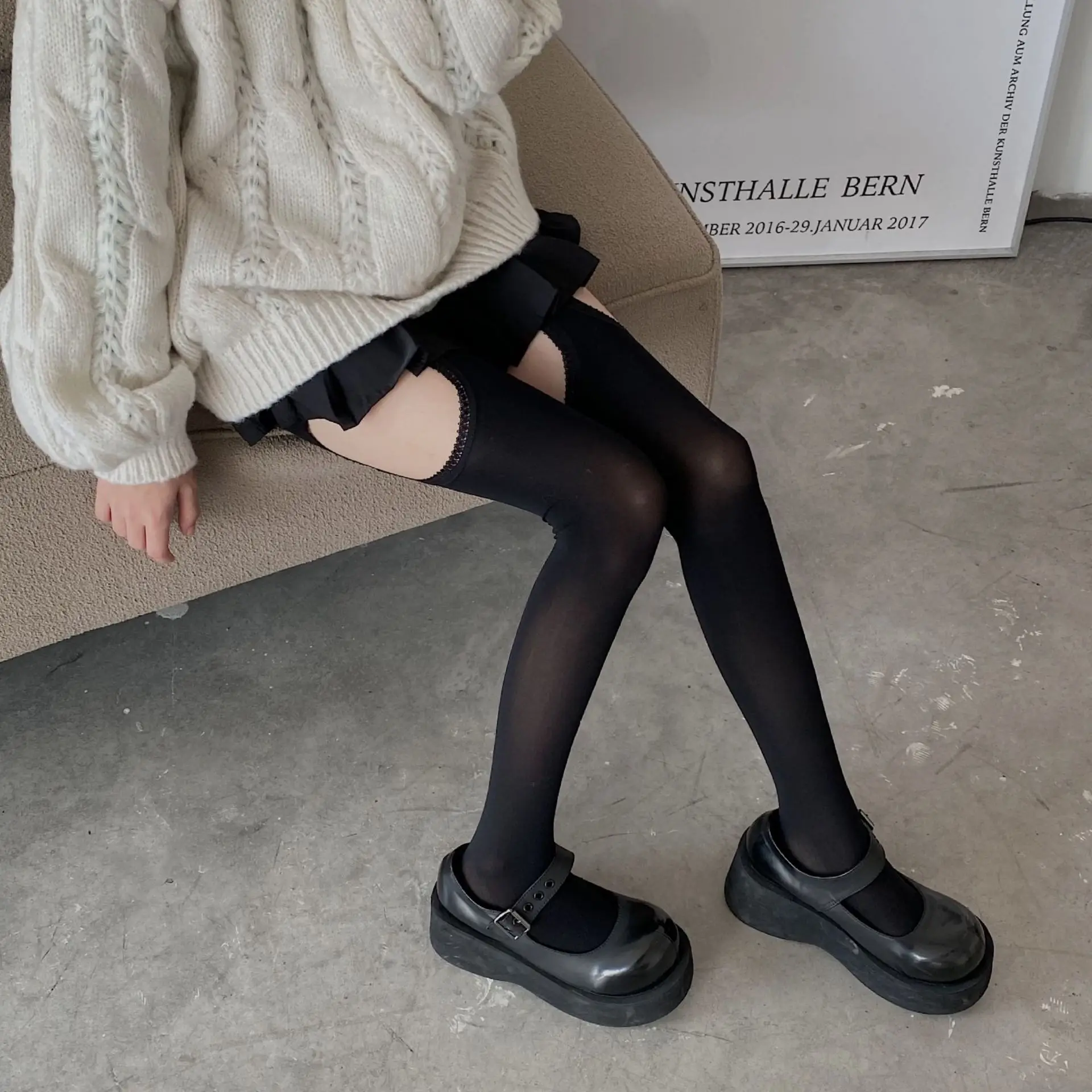 Women Sexy Hollow-out Stockings with Belt Suspender Wide-banded Tights Lolita Thigh High Stockings Slimming The Knee Socks