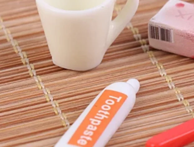 4Pcs/Set 1:12 Dollhouse Miniature Toiletries Model Decor Toothpaste Toothbrush Cup Soap