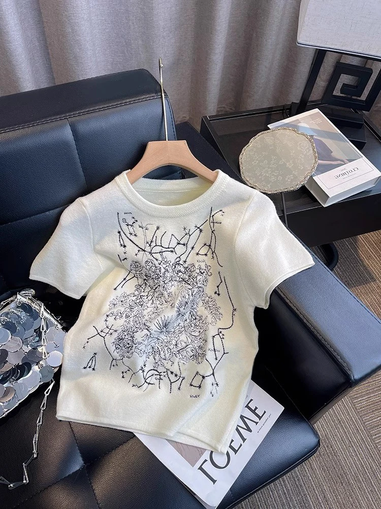 Cseta E Retro con Cuello Redondo y Manga Corta Bordada para Mujer, Verano, Ajustada, Estilo Casual, Diseño Creativo