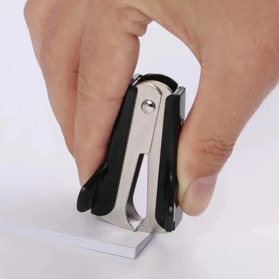 Levapunti leggero: ideale per ufficio e scuola, portatile e conveniente