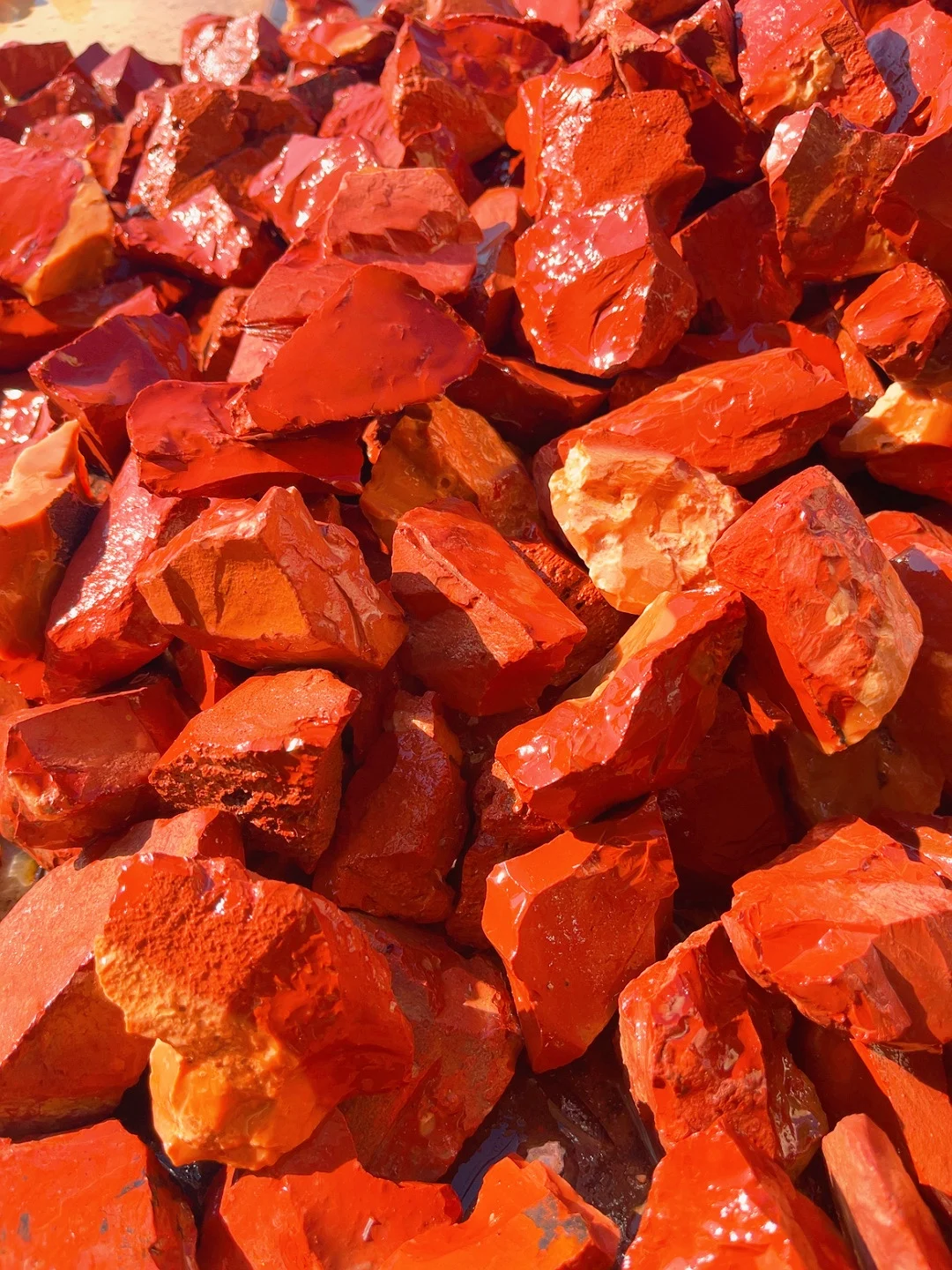 pulseira-de-pedra-Agata-vermelha-do-sul-com-pingente-esculpido-e-acessorios-de-joias-de-minerais
