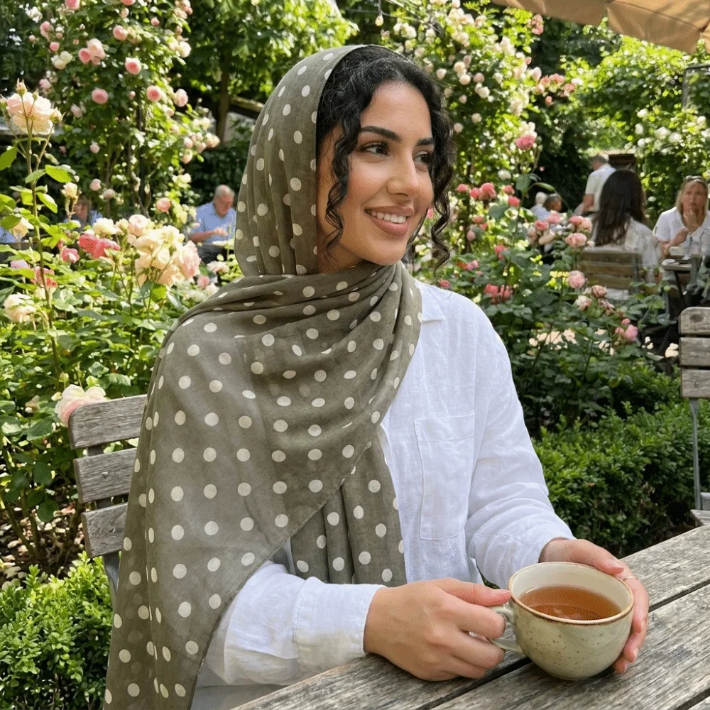 Breathable Cotton Long Scarf Lightweight Stylish Polka Dot Shawl Versatile Head Decoration Classic Pattern Headscarf Travel