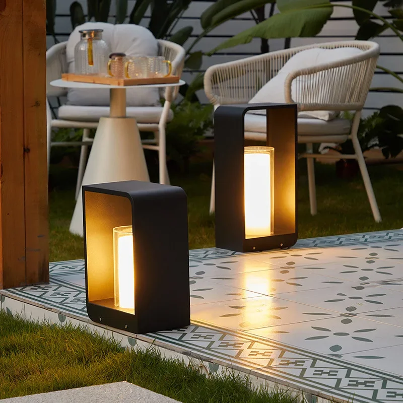 Garden Light Solar Powered LED Landscape Lamp Outdoor Waterpoof Fence Lighting Lawn Lamp for Villa Garden Courtyard Park Decorat