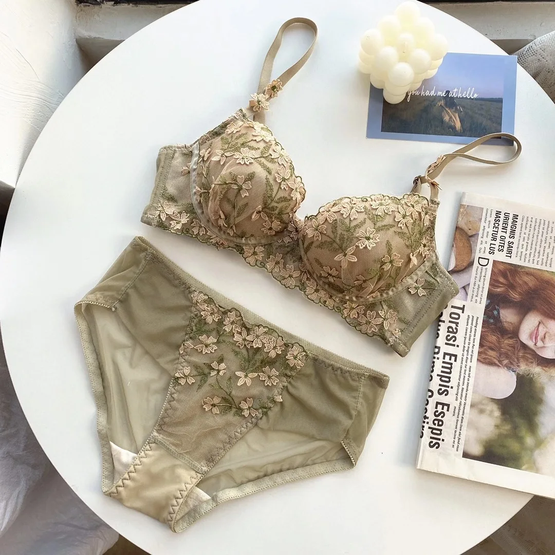 Light Luxury Underwear Female Flower Embroidery Lace Bra Set Steel Ring Upturned Small Breasts Gathered Underwear