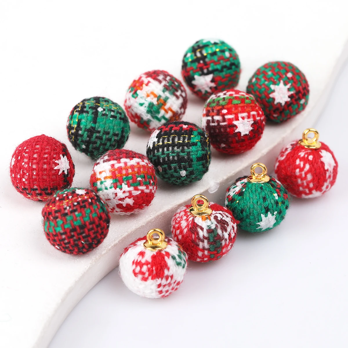 14pcs Random Color Christmas Cloth Wrapped Beads With Loop, Size 1.5cm DIY Jewelry Making Accessories Necklace Bracelet