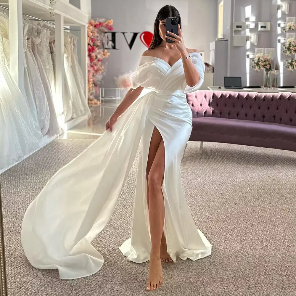 

New Designer Sexy Beach Wedding Dresses off Shoulder Pleated Wedding Gowns Split Front China Bridal Dress Boho Robe de Mariee