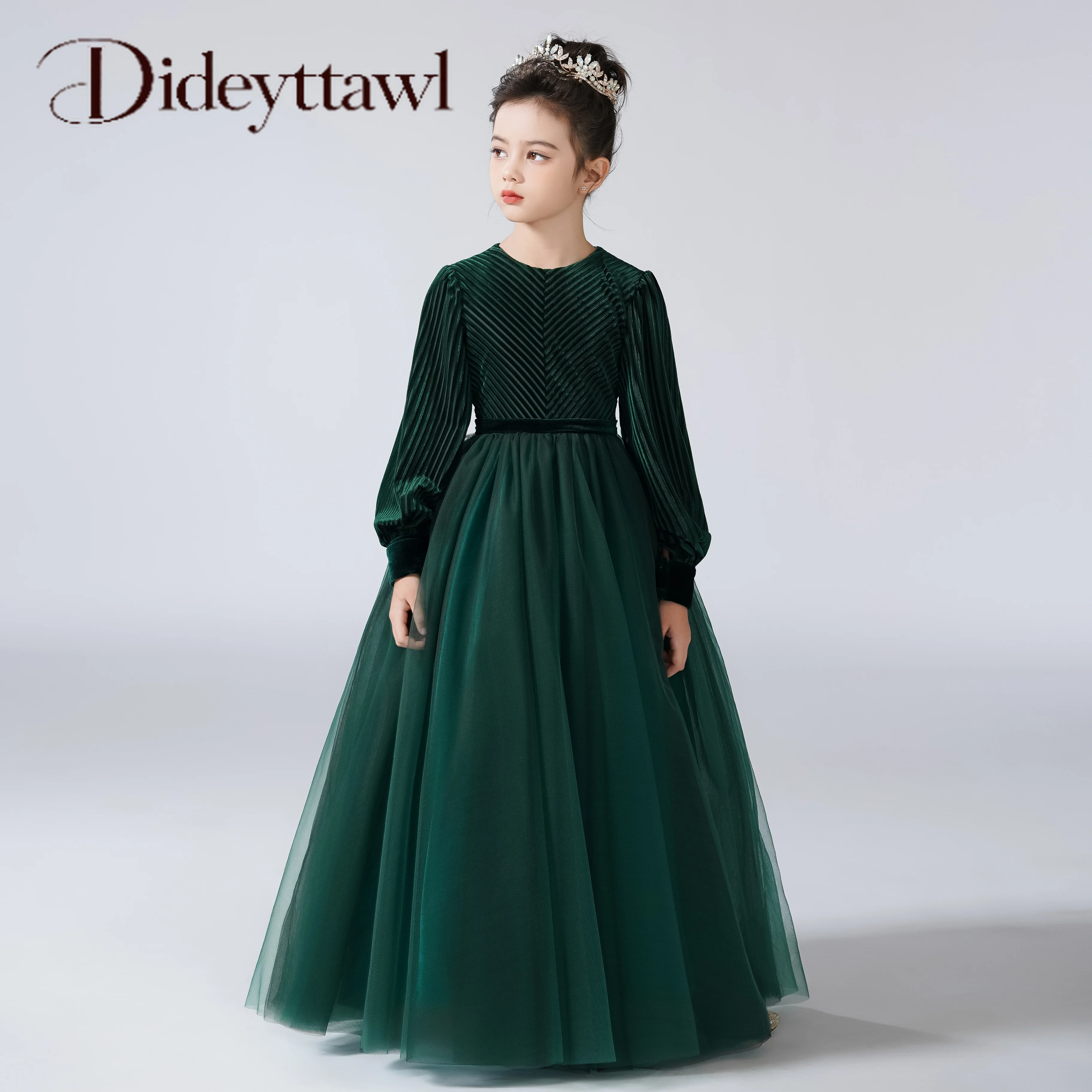 Dideyttawl Customized Flower Girls Dress For Party Long Sleeves Formal Pageant Gown Vintage Velvet Long Sleeve Junior Bridesmaid