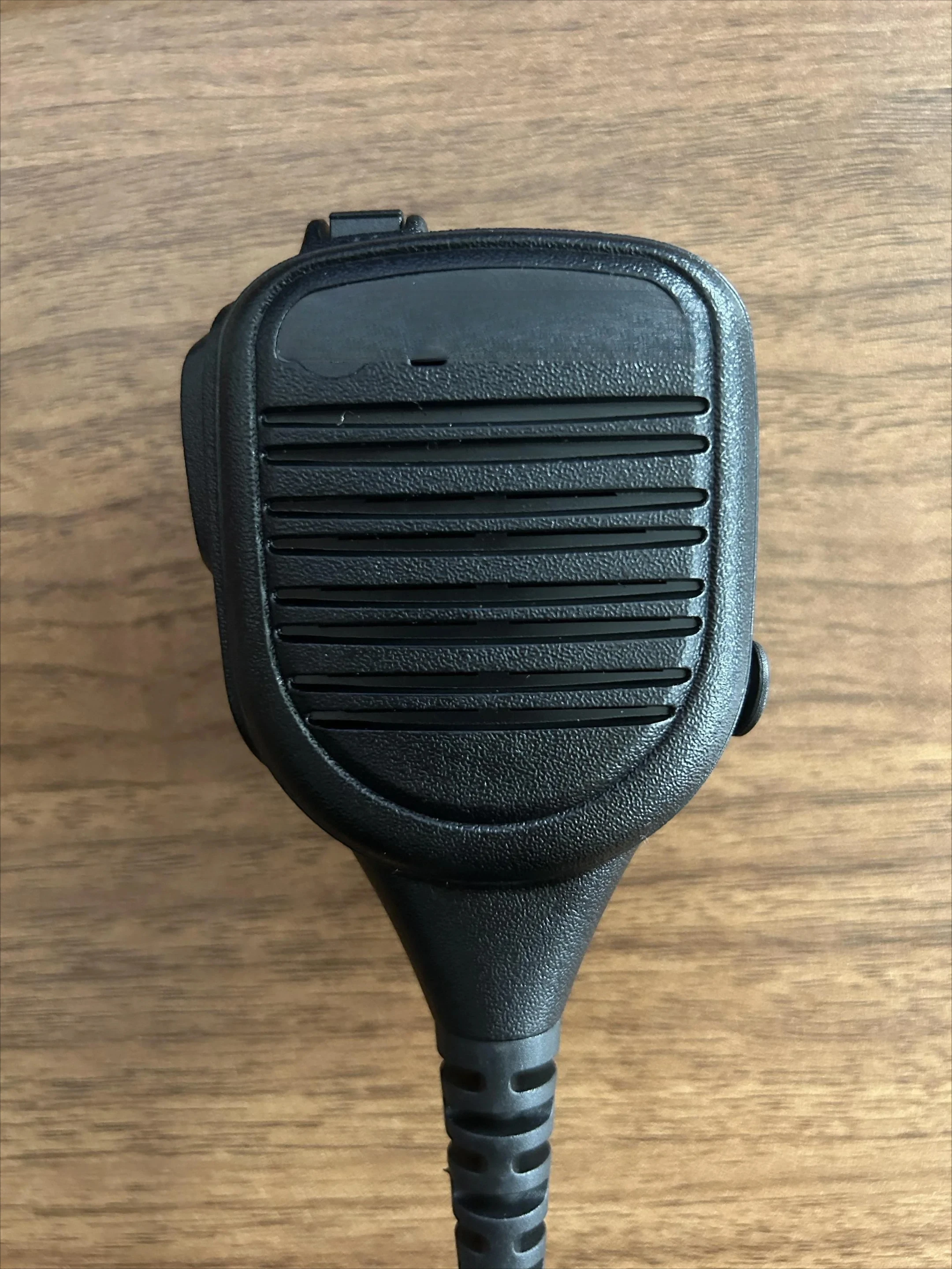 PMMN4046 Speaker Microphone for Motorola Walkie Talkie PMMN4046 APX2000 DP3400 P4800 XPR 7550 with adjustable volume with hole