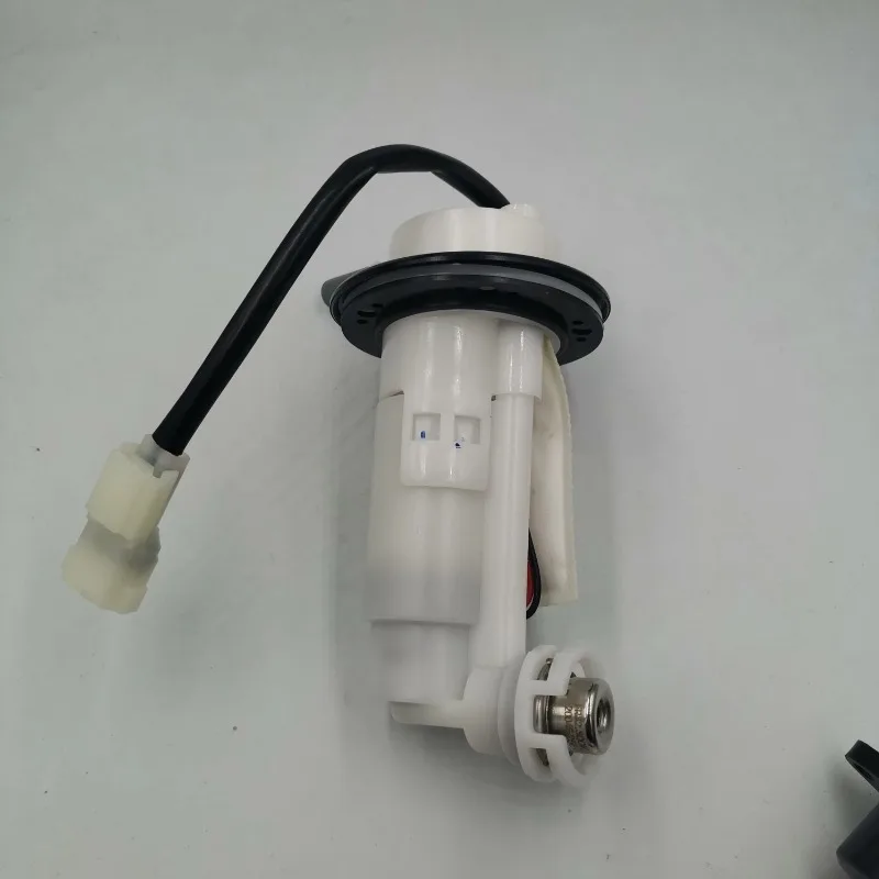 

Мотоцикл Белый Скутер Маленькое колесо для волос Маленький и большой фланцевый бензиновый насос в сборе