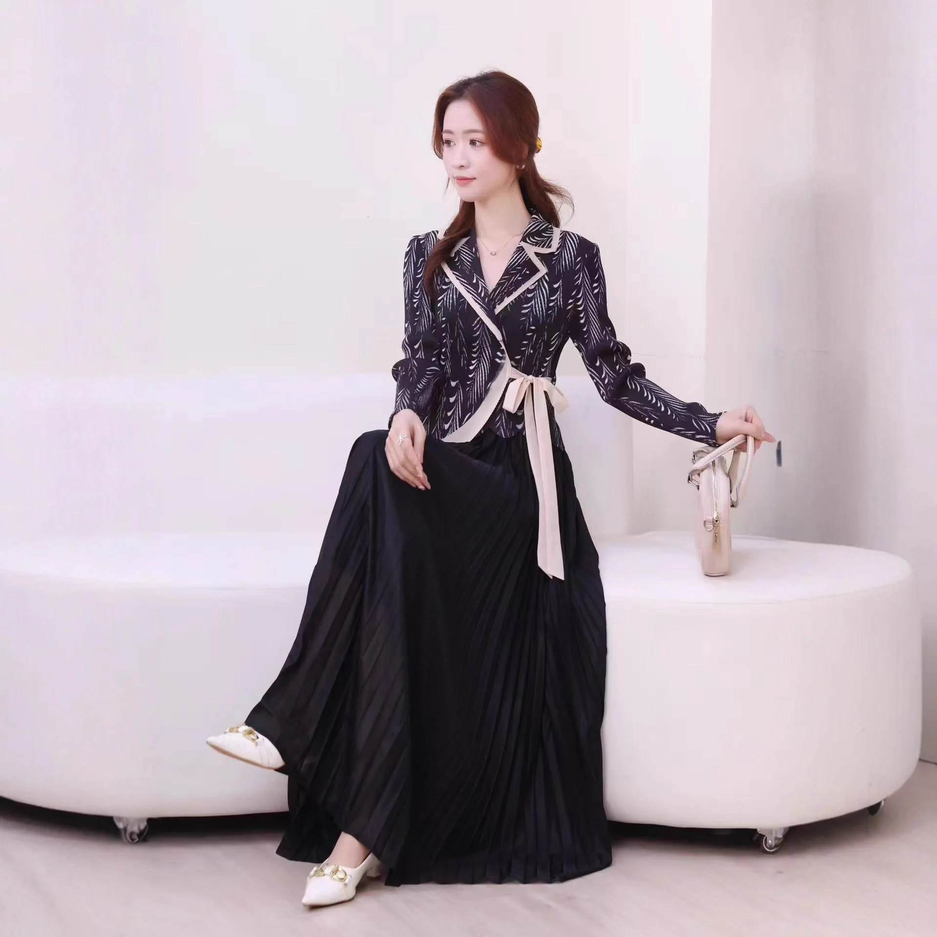 

Pure Color Long Sleeve Pleated Loose Fitting Waist Cinched Tuxedo Collar Dress City Walk Casual Wear Summer Long Dress