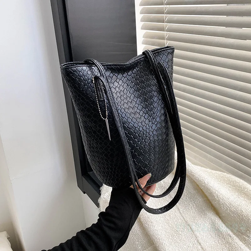 New Women's Handheld Commuter Bag Fashion High Quality Women's Shoulder Bag Premium Large Capacity Girls' Bucket Shopping Bag 5