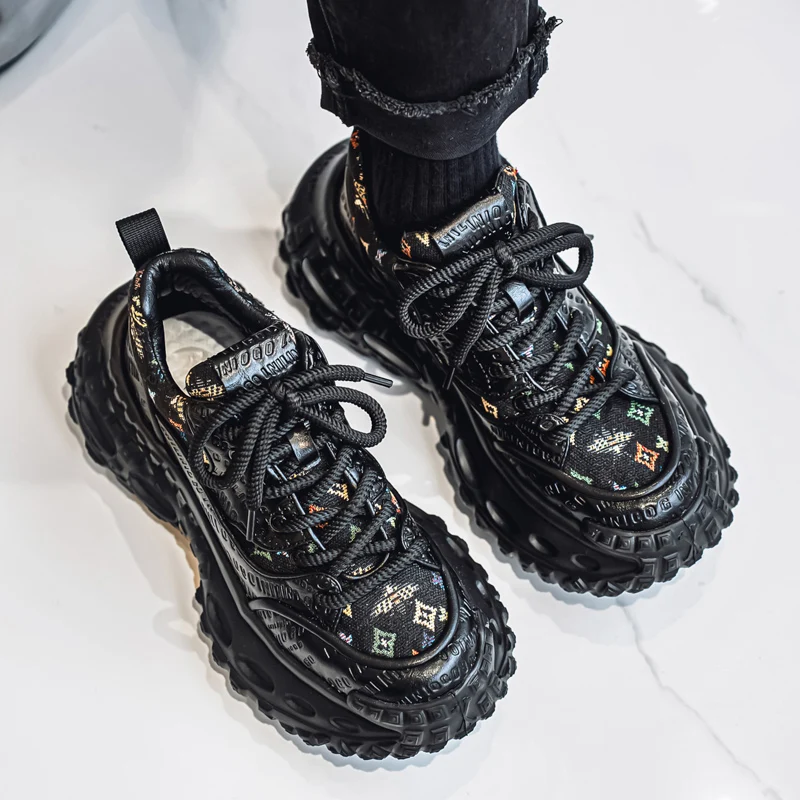 

Модная брендовая обувь для папы, новинка 2025, мужская обувь, модная спортивная и повседневная обувь с толстой подошвой и вышивкой с принтом, увеличивающая рост