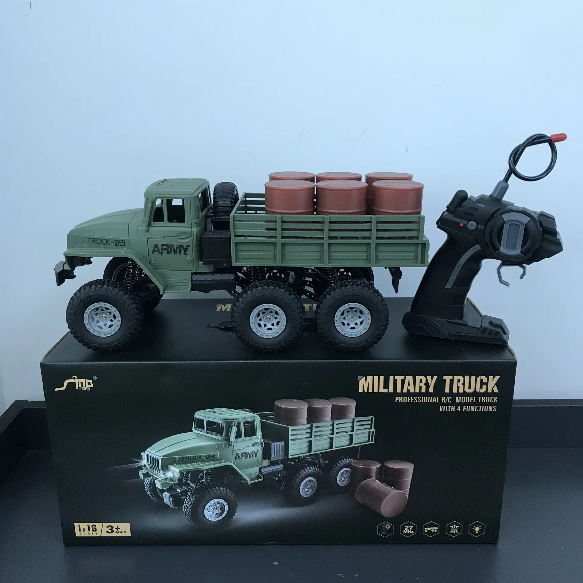 1:16 6-Wheeled Military Transport Vehicle Rechargeable Off-Road Simulated Climbing RC Car with LED Light Bar