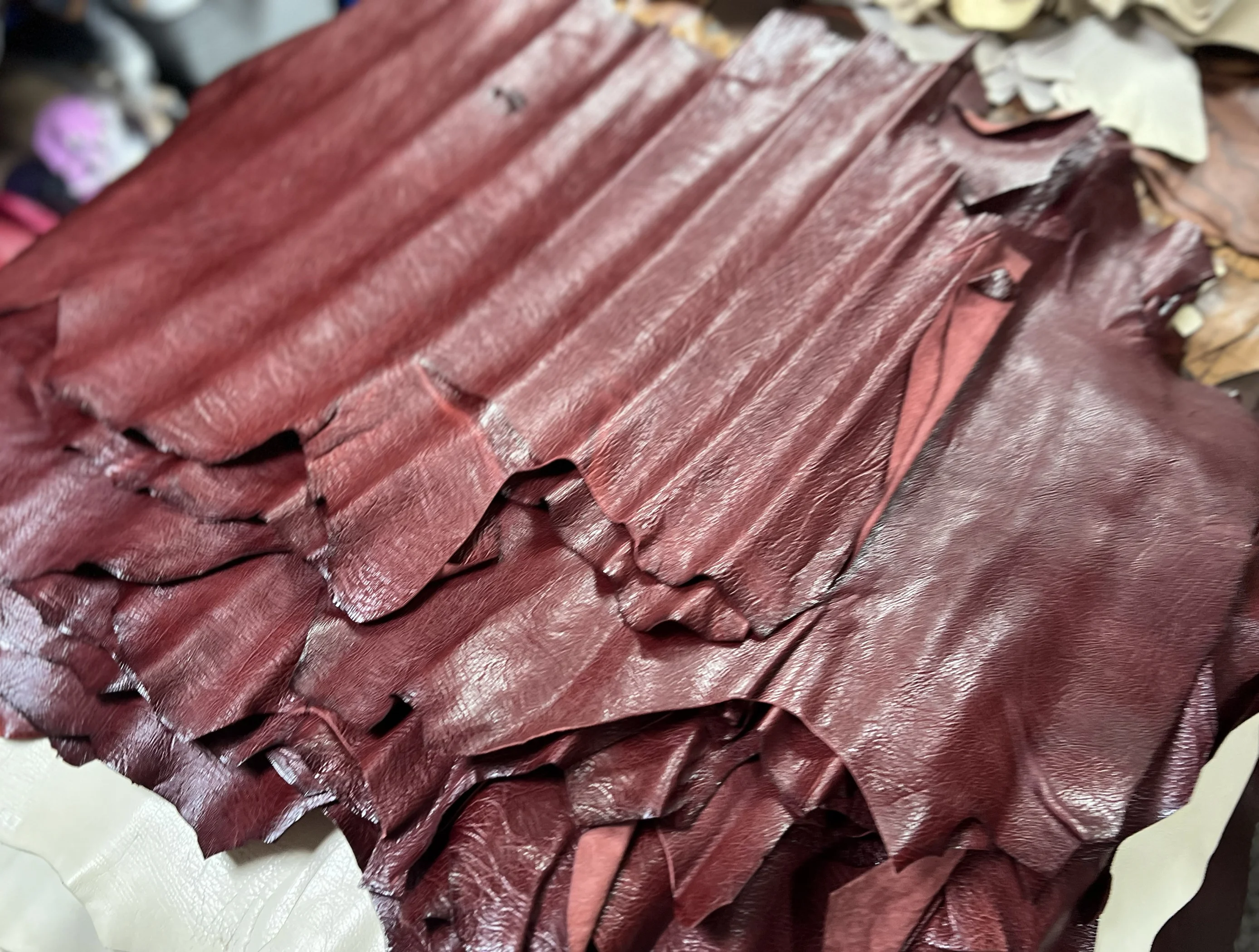 

Italian CTC Burgundy Textured Calf Leather Medium Stiffness 5-7SF 1.0mm Premium Quality