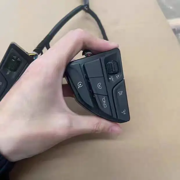 Steering Wheel Switch for Dongfeng Fengshen AX7 & E70: Cruise Control & Volume Button, Multifunction Switch