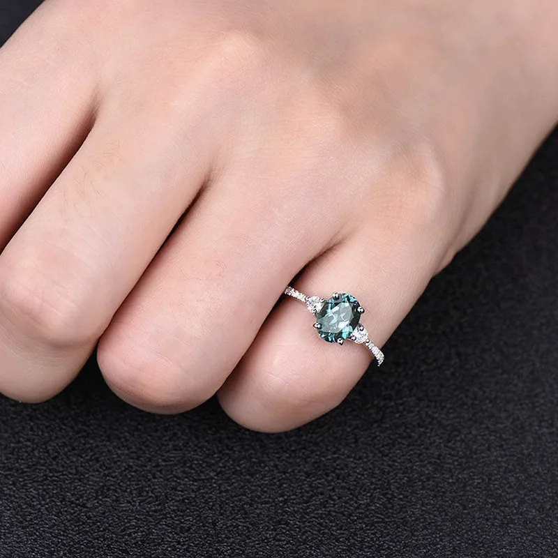 2026 New Oval Zircon Attends Banquet, Dazzling European and American New Luxurious and Elegant Bridal Geometric Twisted Ring