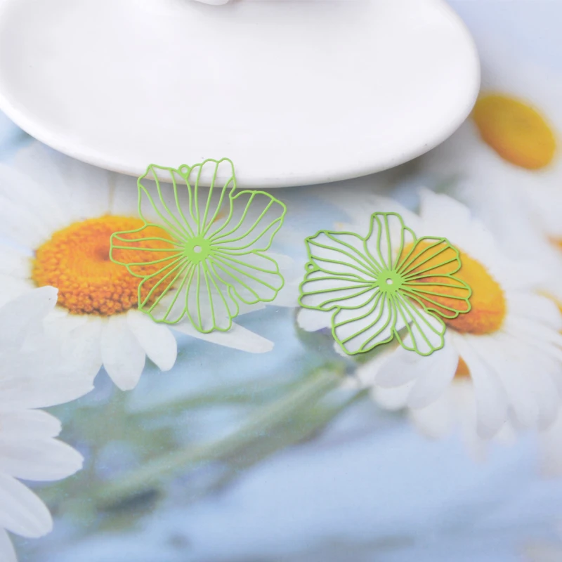 20 Stück AB9541 Schmuck-Ausstanzblumen-Anhänger, bemalte Verbindungsstücke, DIY-Zubehör für Damenohrringe und Halsketten – Detail 9
