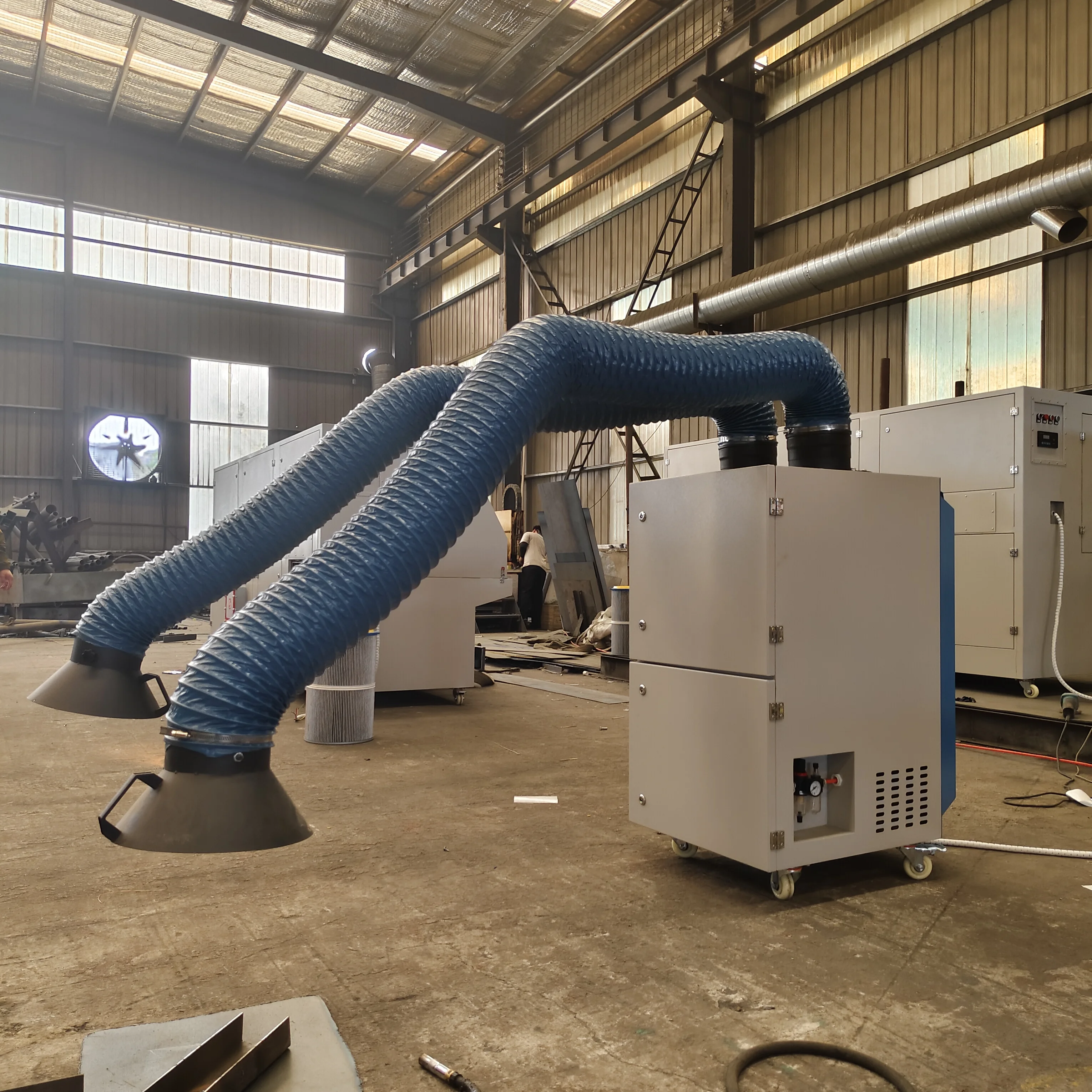 Industrial Double Arm Welded Smoke Purifier with Carbon Filter and Dust Collector