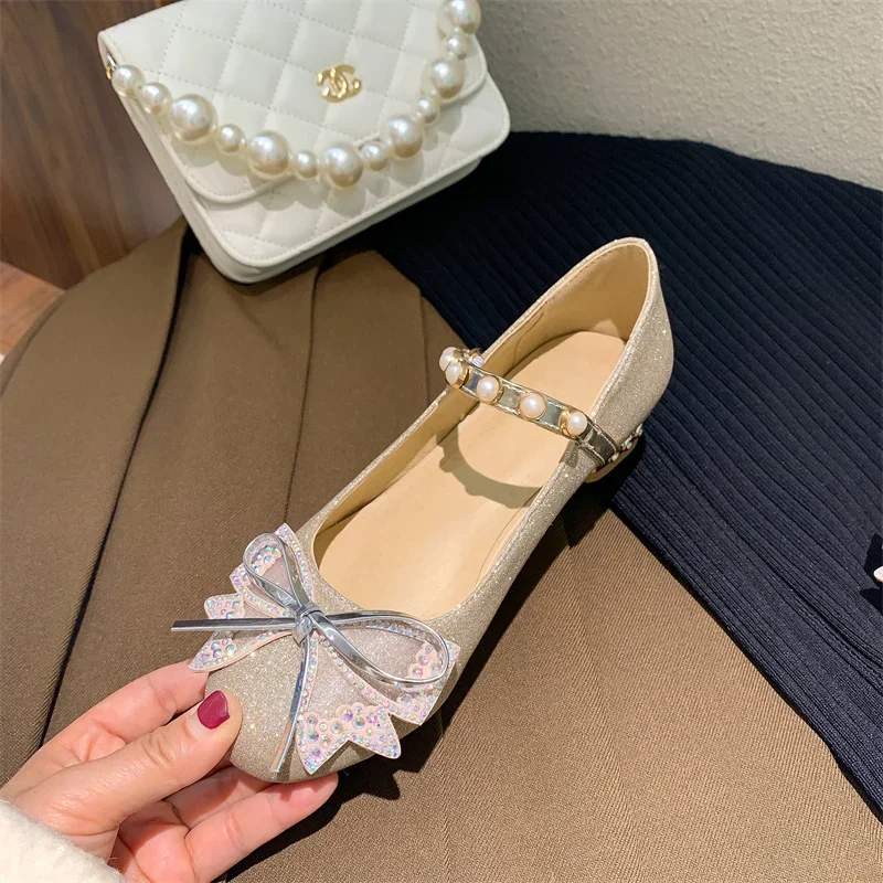 

YQBTDL 2025 Big Girls' Sequins Leather Pumps Princess Bow Round-Toe Beaded Buckle Strap Low Heel Child Shoes 12 14 16 18