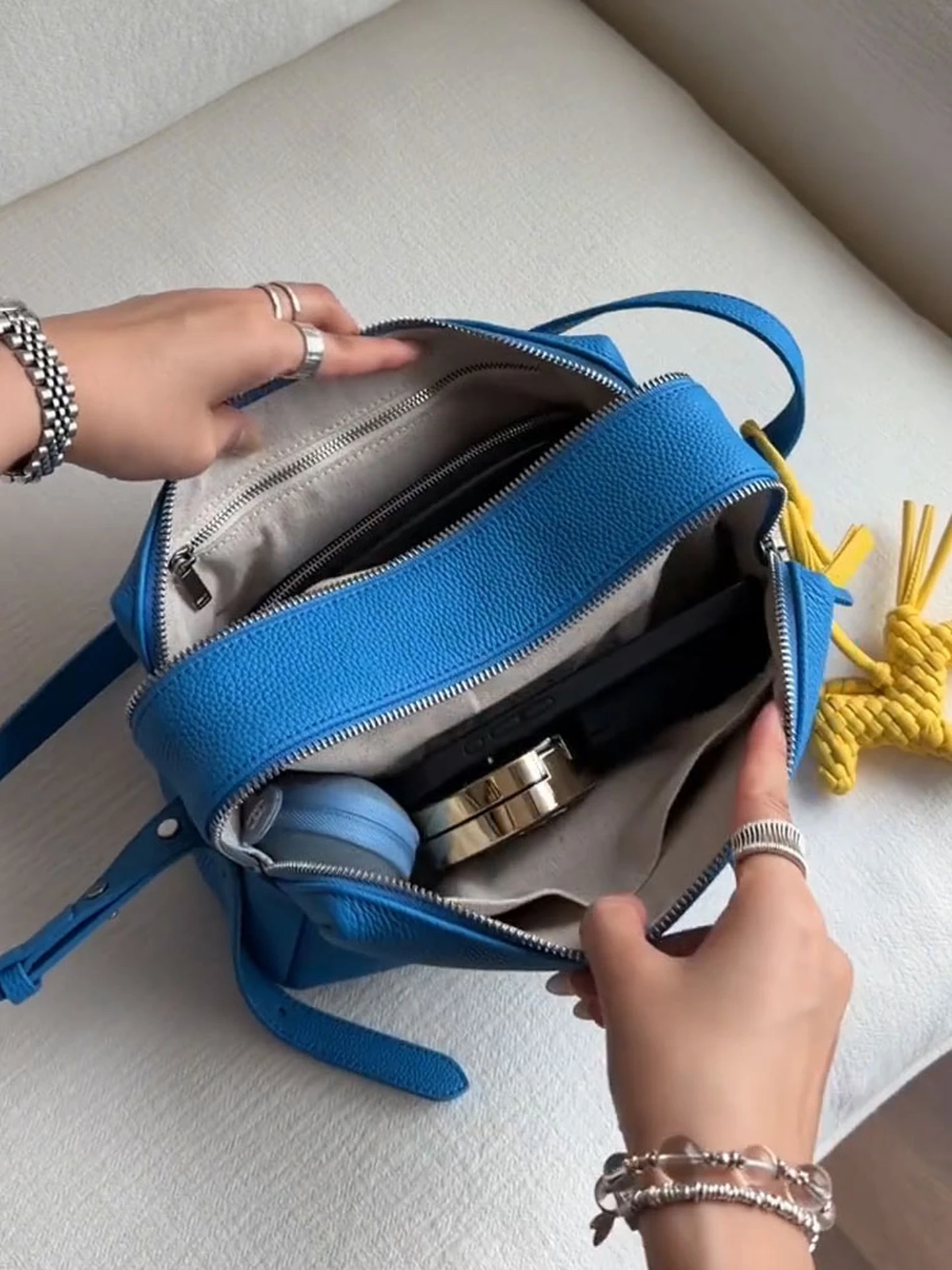 

Blue Commuter Multi-Layer Pillow Bag Women's 2026 New High-End Lightweight Shoulder Crossbody Bag Summer Casual Handbag
