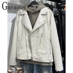 Garaouy 2022 New Autumn Men's White Faux Leather Biker Jacket PU Leather Jacket High Quality Solid Zipper Coat Fashion Outwear